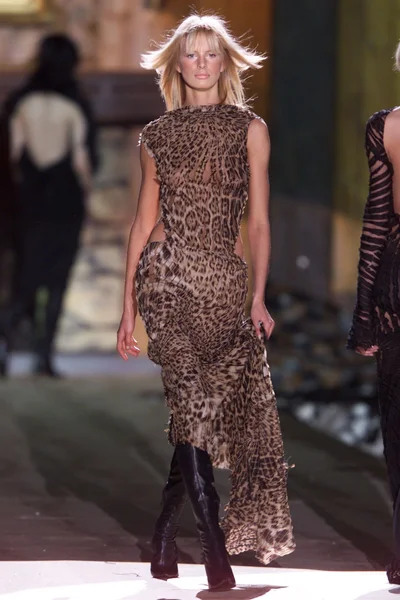 Look 77